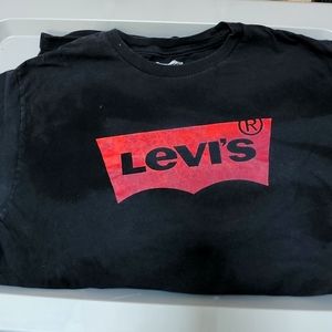 Levi's tee shirt - Medium